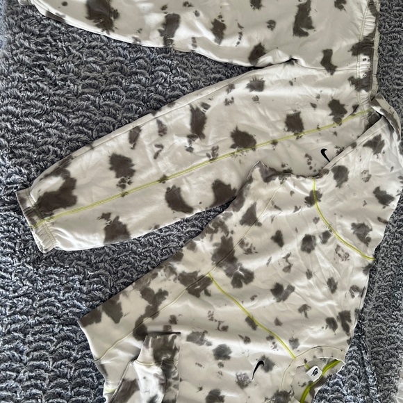 DESIGNER CLOTHES REDUCTION!! PLEASE COME TAKE A LOOK - MULTIPLE ITEMS - Picture 4 of 15